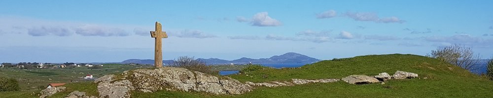 Tastatur med PC og en mann 